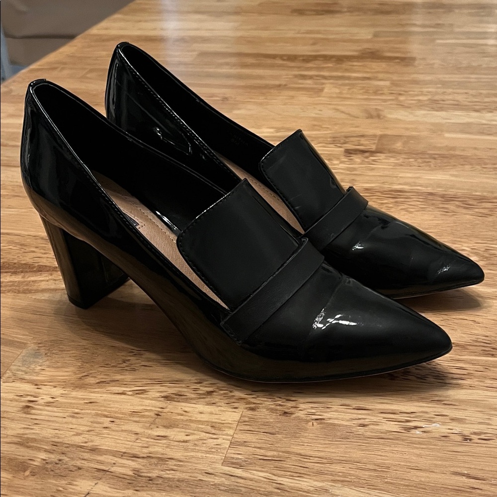 Tahari Glossy Black Heels